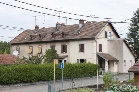 Habitation à 8 logements. Vue depuis le sud. © Région Bourgogne-Franche-Comté, Inventaire du patrimoine
