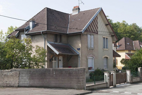 Maison jumelée à l'entrée de la rue de Flandres. © Région Bourgogne-Franche-Comté, Inventaire du patrimoine