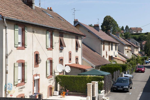 Vue d'ensemble des maisons rue de Reims. © Région Bourgogne-Franche-Comté, Inventaire du patrimoine