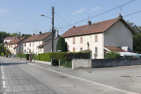 Vue d'ensemble des habitations situées au sud de la rue de Verdun. © Région Bourgogne-Franche-Comté, Inventaire du patrimoine