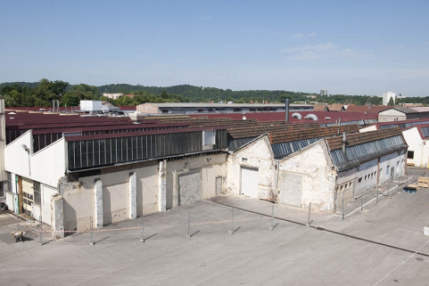 Vue plongeante sur l'atelier des boîtes de vitesses. © Région Bourgogne-Franche-Comté, Inventaire du patrimoine Vue plongeante sur l'atelier des boîtes de vitesses. © Région Bourgogne-Franche-Comté, Inventaire du patrimoine