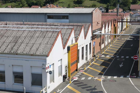 Pignons des ateliers ouest (atelier des tours, réfectoires, vestiaires et atelier de montage puis d'usinage). © Région Bourgogne-Franche-Comté, Inventaire du patrimoine Pignons des ateliers ouest (atelier des tours, réfectoires, vestiaires et atelier de montage puis d'usinage). © Région Bourgogne-Franche-Comté, Inventaire du patrimoine