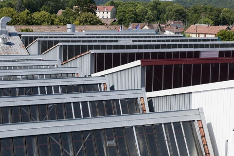 Toitures de l'atelier de fabrication ouest. © Région Bourgogne-Franche-Comté, Inventaire du patrimoine Toitures de l'atelier de fabrication ouest. © Région Bourgogne-Franche-Comté, Inventaire du patrimoine