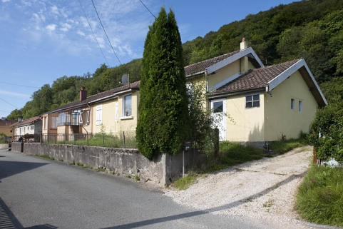 Habitation ouvrière en rez-de-chaussée. Vue d'ensemble depuis l'est. © Région Bourgogne-Franche-Comté, Inventaire du patrimoine