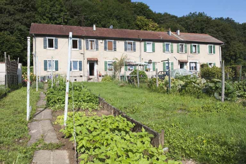 Habitation à 8 logements. Façade antérieure. © Région Bourgogne-Franche-Comté, Inventaire du patrimoine