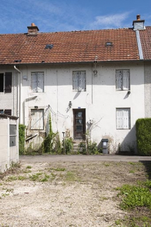 Habitation de 10 logements. Détail d'une travée. © Région Bourgogne-Franche-Comté, Inventaire du patrimoine