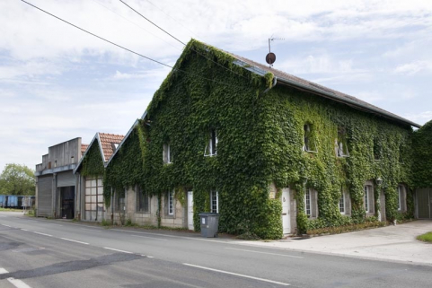 Atelier, bureau et logement depuis l'ouest. © Région Bourgogne-Franche-Comté, Inventaire du patrimoine