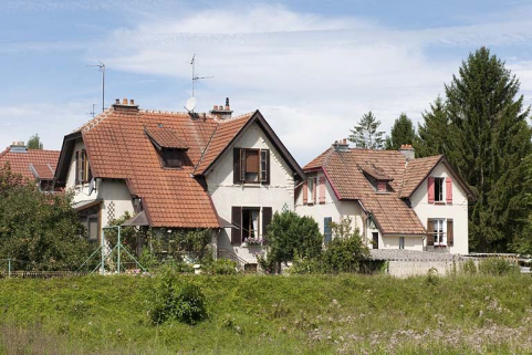 Maisons vues de trois quarts. © Région Bourgogne-Franche-Comté, Inventaire du patrimoine