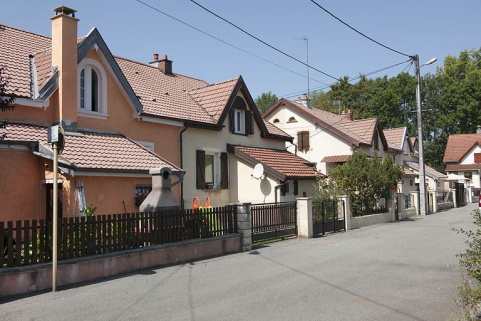 Maisons à quatre logements. Vue de trois quarts. © Région Bourgogne-Franche-Comté, Inventaire du patrimoine