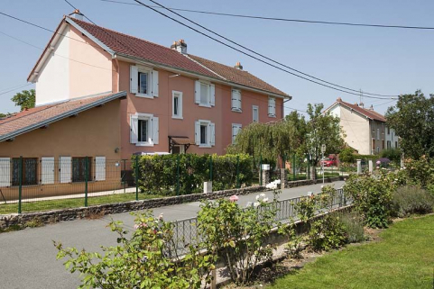 Façade antérieure des habitations. © Région Bourgogne-Franche-Comté, Inventaire du patrimoine