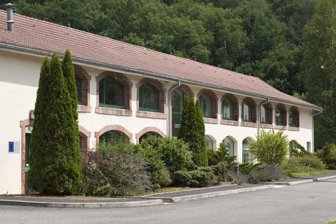 Le bâtiment des bureaux vus de trois quarts gauche. © Région Bourgogne-Franche-Comté, Inventaire du patrimoine