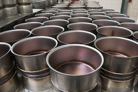 Stockage des pièces après brasage. © Région Bourgogne-Franche-Comté, Inventaire du patrimoine