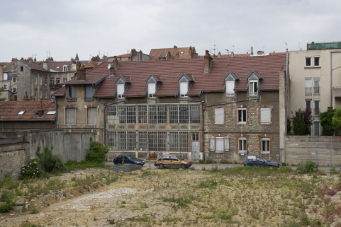 Atelier en béton au n° 14B : façade postérieure. © Région Bourgogne-Franche-Comté, Inventaire du patrimoine