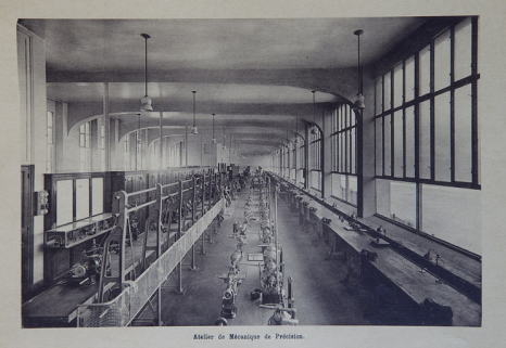 Ecole nationale de Besançon. Atelier de mécanique de précision, 1933 ? © Région Bourgogne-Franche-Comté, Inventaire du patrimoine Ecole nationale de Besançon. Atelier de mécanique de précision, 1933 ? © Région Bourgogne-Franche-Comté, Inventaire du patrimoine