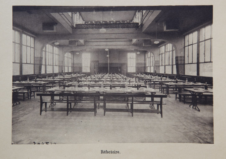 Ecole nationale de Besançon. Réfectoire, 1933 ? © Région Bourgogne-Franche-Comté, Inventaire du patrimoine Ecole nationale de Besançon. Réfectoire, 1933 ? © Région Bourgogne-Franche-Comté, Inventaire du patrimoine