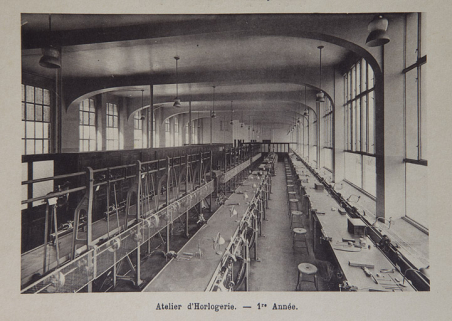Ecole nationale de Besançon. Atelier d'horlogerie. - 1re année, 1933 ? © Région Bourgogne-Franche-Comté, Inventaire du patrimoine Ecole nationale de Besançon. Atelier d'horlogerie. - 1re année, 1933 ? © Région Bourgogne-Franche-Comté, Inventaire du patrimoine
