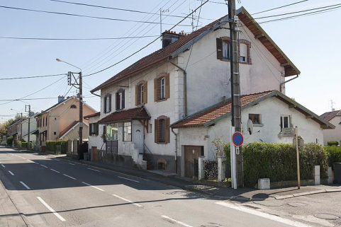 Rue des Mines. Vue d'ensemble des habitations depuis l'ouest. © Région Bourgogne-Franche-Comté, Inventaire du patrimoine