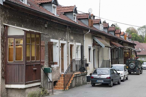 Façade est du logement sud (caserne B). © Région Bourgogne-Franche-Comté, Inventaire du patrimoine Façade est du logement sud (caserne B). © Région Bourgogne-Franche-Comté, Inventaire du patrimoine
