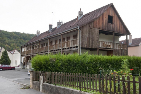 Vue de trois quarts depuis l'ouest. © Région Bourgogne-Franche-Comté, Inventaire du patrimoine