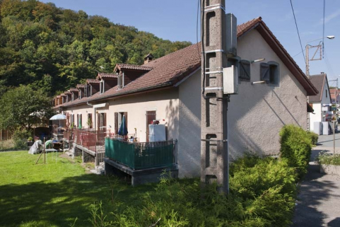 Caserne G. Façade postérieure vue depuis l'est. © Région Bourgogne-Franche-Comté, Inventaire du patrimoine