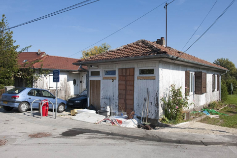 Maison jumelée (n°8-10) vue de trois quarts. © Région Bourgogne-Franche-Comté, Inventaire du patrimoine