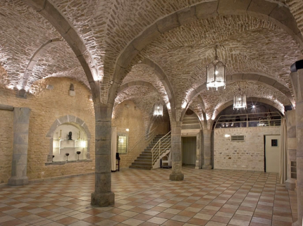 Vue d'ensemble de la cave depuis le fond, de trois quarts droit. © Région Bourgogne-Franche-Comté, Inventaire du Patrimoine