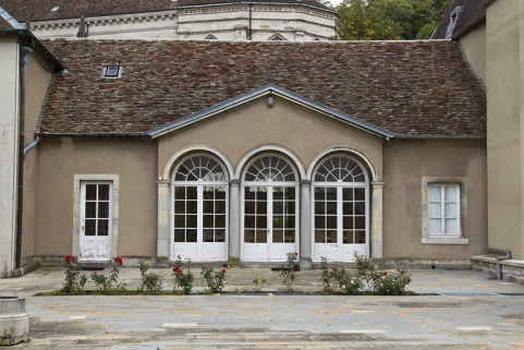 Orangerie : vue d'ensemble de la façade antérieure. © Région Bourgogne-Franche-Comté, Inventaire du Patrimoine