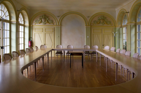Orangerie, intérieur : vue de la pièce dans sa longueur, de face. © Région Bourgogne-Franche-Comté, Inventaire du Patrimoine