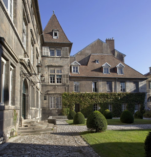 Aile droite sur cour : de face. © Région Bourgogne-Franche-Comté, Inventaire du Patrimoine