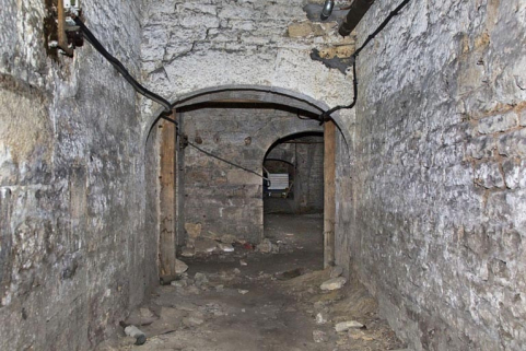 Sous-sol : détail d'un passage. © Région Bourgogne-Franche-Comté, Inventaire du Patrimoine