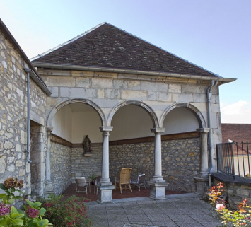 Vue d'ensemble de la fabrique de jardin, de face. © Région Bourgogne-Franche-Comté, Inventaire du Patrimoine