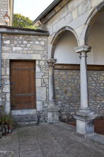 Détail d'une porte dans la clôture de jardin. © Région Bourgogne-Franche-Comté, Inventaire du Patrimoine