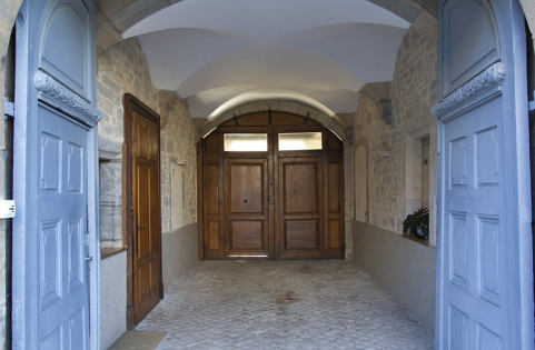 Logis principal : vue d'ensemble du passage cocher, depuis l'entrée. © Région Bourgogne-Franche-Comté, Inventaire du Patrimoine