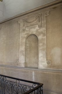 Aile de l'escalier : détail du décor de la cage. © Région Bourgogne-Franche-Comté, Inventaire du Patrimoine