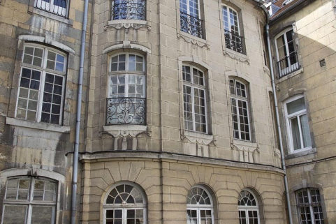 Aile de l'escalier : détail du premier étage. © Région Bourgogne-Franche-Comté, Inventaire du Patrimoine