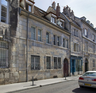 Vue d'ensemble depuis la rue : de trois quarts gauche. © Région Bourgogne-Franche-Comté, Inventaire du Patrimoine