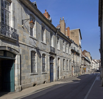Vue d'ensemble depuis la rue, de trois quarts gauche. © Région Bourgogne-Franche-Comté, Inventaire du Patrimoine