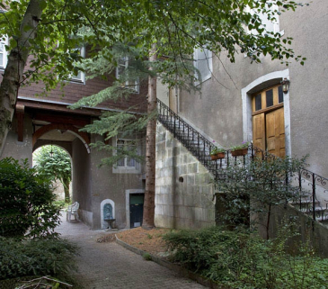 Vue d'ensemble de l'escalier extérieur du premier logis secondaire. © Région Bourgogne-Franche-Comté, Inventaire du Patrimoine