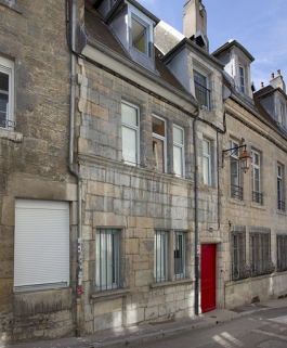 Vue d'ensemble depuis la rue, de trois quarts gauche, vue rapprochée. © Région Bourgogne-Franche-Comté, Inventaire du Patrimoine