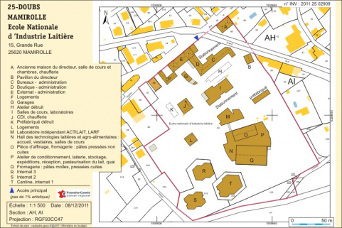 Plan-masse et de situation. Extrait du plan cadastral numérisé, sections AH et AI, échelle 1:1500. © Région Bourgogne-Franche-Comté, Inventaire du patrimoine