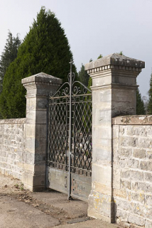 le portail, vue de trois quarts droit. © Région Bourgogne-Franche-Comté, Inventaire du patrimoine