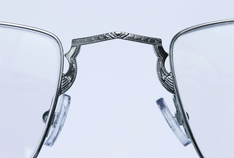 Lunettes de la dernière collection : nez décoré. © Région Bourgogne-Franche-Comté, Inventaire du patrimoine