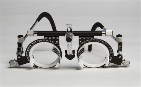 Lunettes d'essai japonaises, vues de face. © Région Bourgogne-Franche-Comté, Inventaire du patrimoine