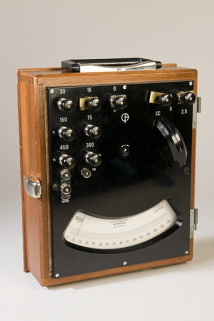 Face avant, de trois quarts. © Région Bourgogne-Franche-Comté, Inventaire du patrimoine