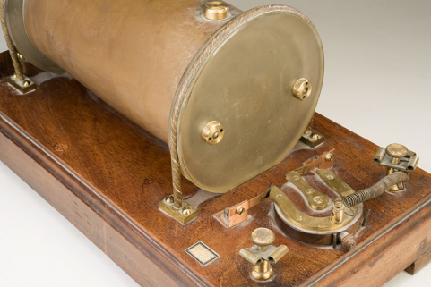 Détail : le commutateur de Bertin. © Région Bourgogne-Franche-Comté, Inventaire du patrimoine