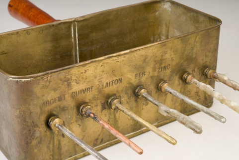 Face avant, de trois quarts gauche. © Région Bourgogne-Franche-Comté, Inventaire du patrimoine