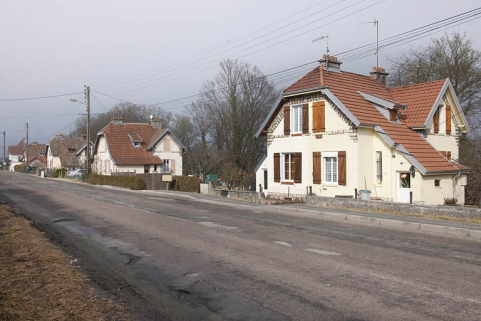 Maisons jumelées route de Méziré. © Région Bourgogne-Franche-Comté, Inventaire du patrimoine Maisons jumelées route de Méziré. © Région Bourgogne-Franche-Comté, Inventaire du patrimoine