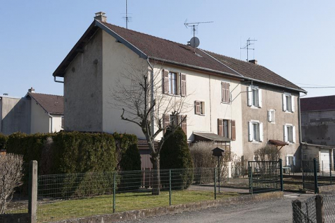 Immeuble vu de trois quarts gauche. © Région Bourgogne-Franche-Comté, Inventaire du patrimoine