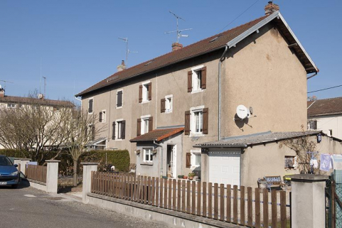 Immeuble vu de trois quarts droite. © Région Bourgogne-Franche-Comté, Inventaire du patrimoine