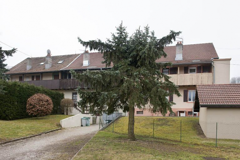 Immeuble (12 logements ?). © Région Bourgogne-Franche-Comté, Inventaire du patrimoine Immeuble (12 logements ?). © Région Bourgogne-Franche-Comté, Inventaire du patrimoine